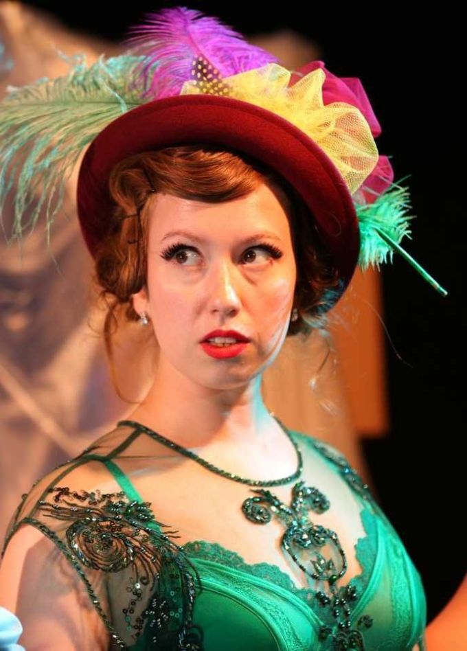 Спектакль «Жизнь прекрасна»